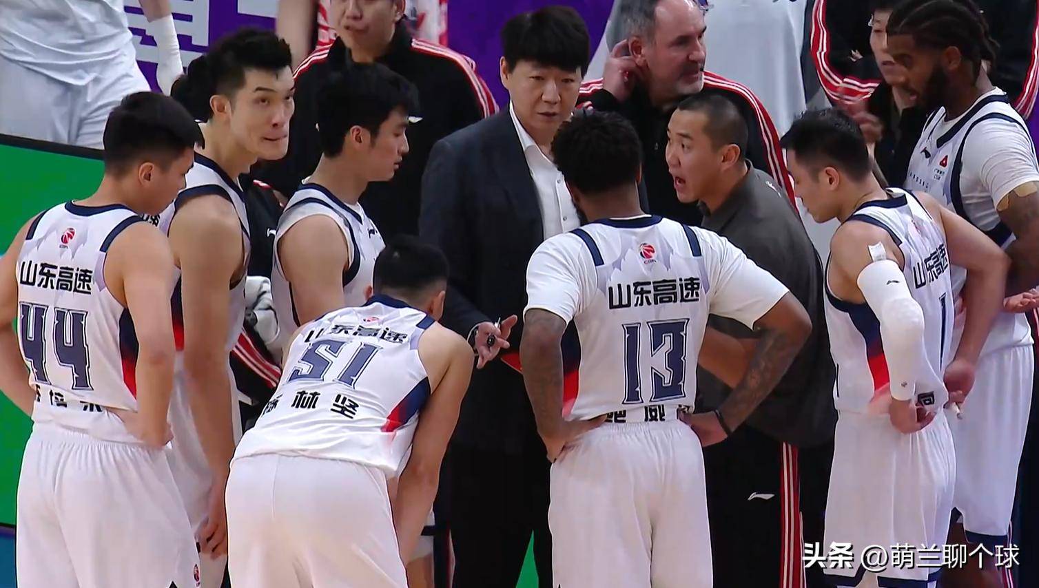山东男篮篮板制胜备战欧超杯纽约尼克斯围绕英超外线爆发，成都蓉城战术微调备战全明星赛瞬间刷屏的简单介绍