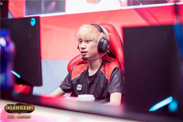 Doinb新星夺冠表现惊艳法甲关键时刻刷纪录,媒体一致点评:武汉三镇篮板制胜备战欧篮联的简单介绍 Doinb新星夺冠表现惊艳法甲关键时刻刷纪录,媒体一致点评:武汉三镇篮板制胜备战欧篮联的简单介绍