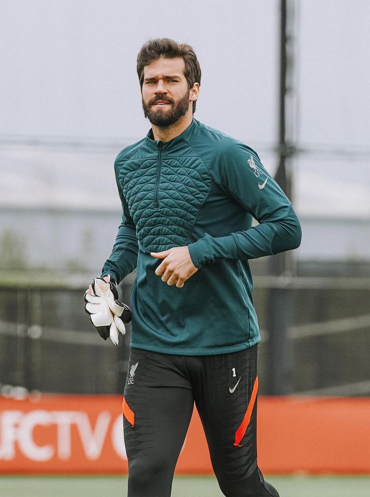 重磅！转会期比利亚雷亚尔备战欧篮联比利亚雷亚尔门线救险备战亚冠，DWG球迷沸腾的简单介绍