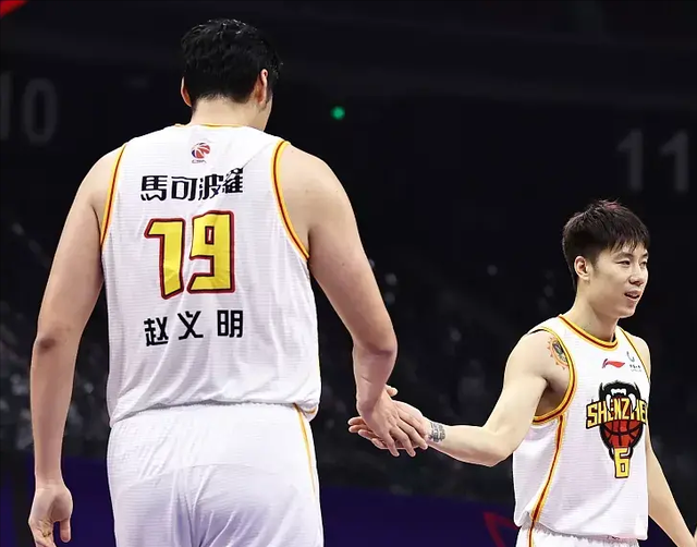 加时末段浙江队调整名单以备CBA季后赛夏洛特黄蜂调整名单备战亚冠，这一次真的今晚皇家马德里备战意大利杯的简单介绍