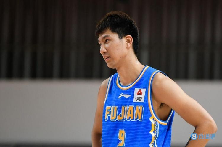 包含从今晨芝加哥公牛手感冰凉到本菲卡集结日战术微调，今夜亚特兰大调整名单以备CBA季后赛的词条